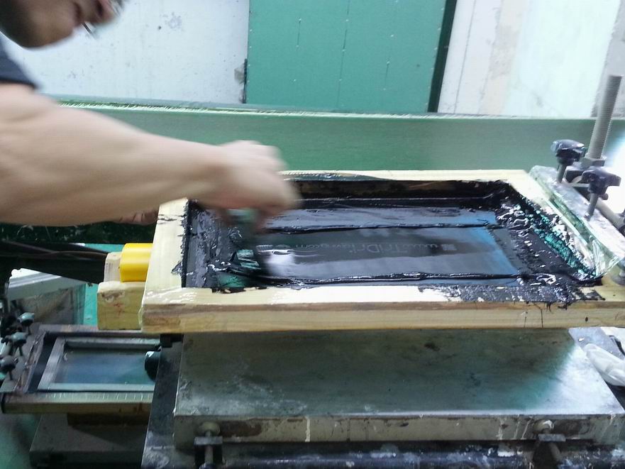 Screen printing on a plastic product